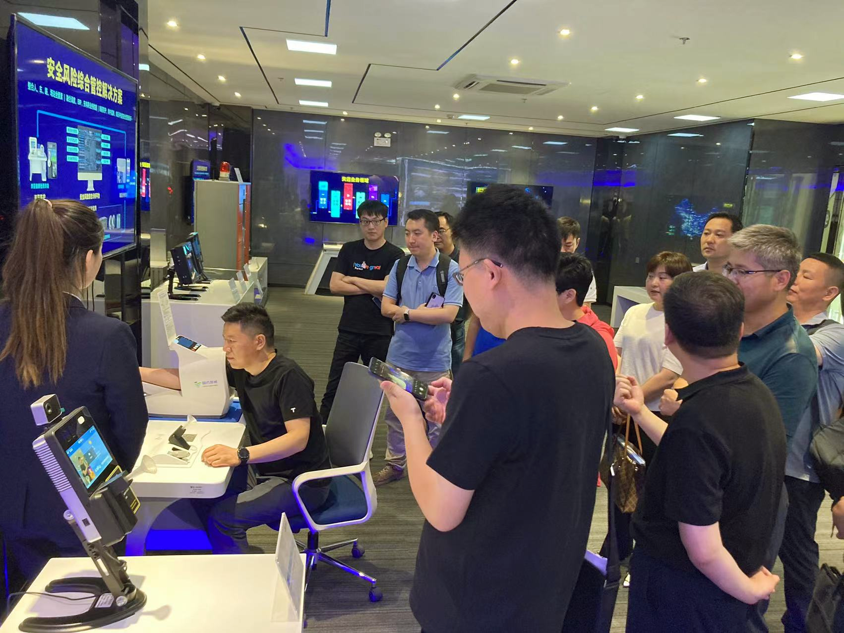 “走進(jìn)天邁--探討新形勢下的交通物聯(lián)網(wǎng)融合共生”主題沙龍活動成功舉辦